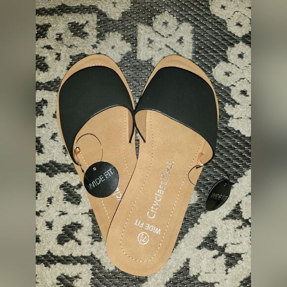 Black slides brand new size 7.5 wide. - Picture 1 of 3